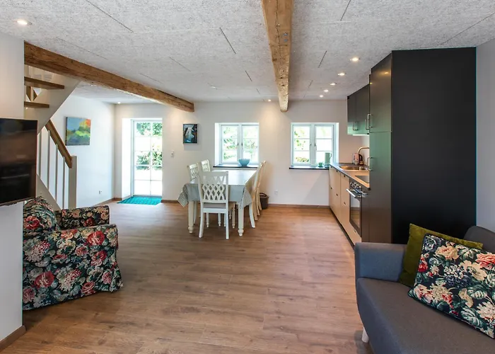 B Апартаменты *